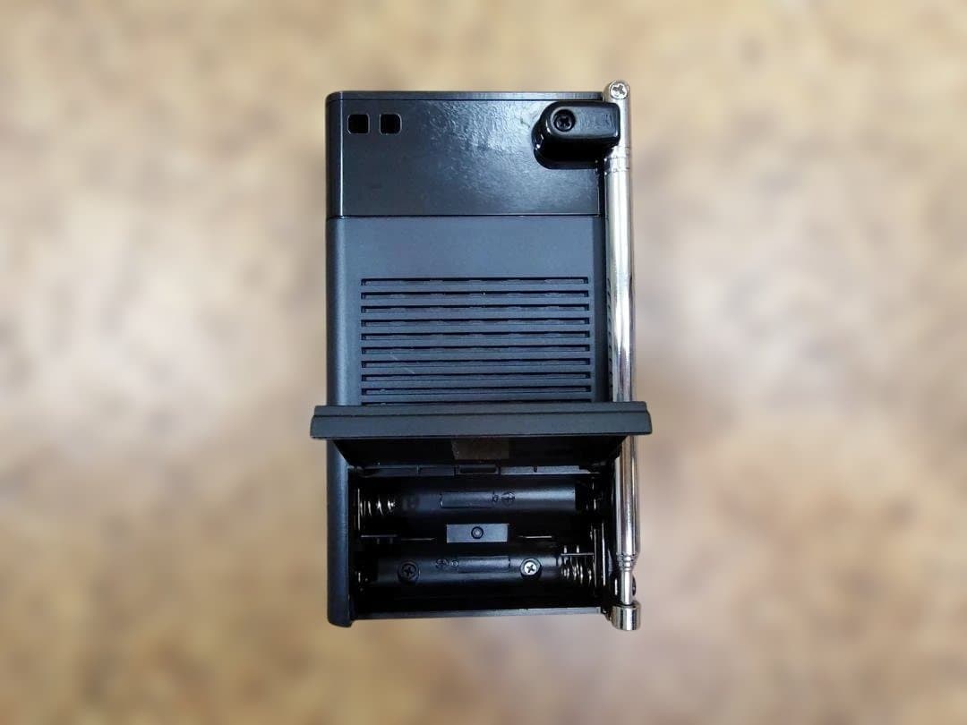 Excellent condition SONY FM/AM 2-band radio ICF-P26, working.