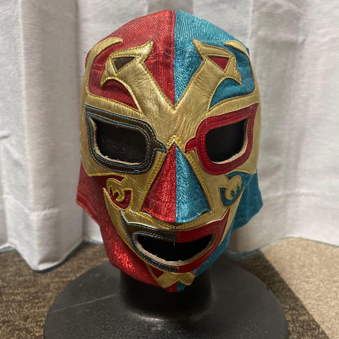 Dos Caras - Arón Canales - Worn by the wrestler himself